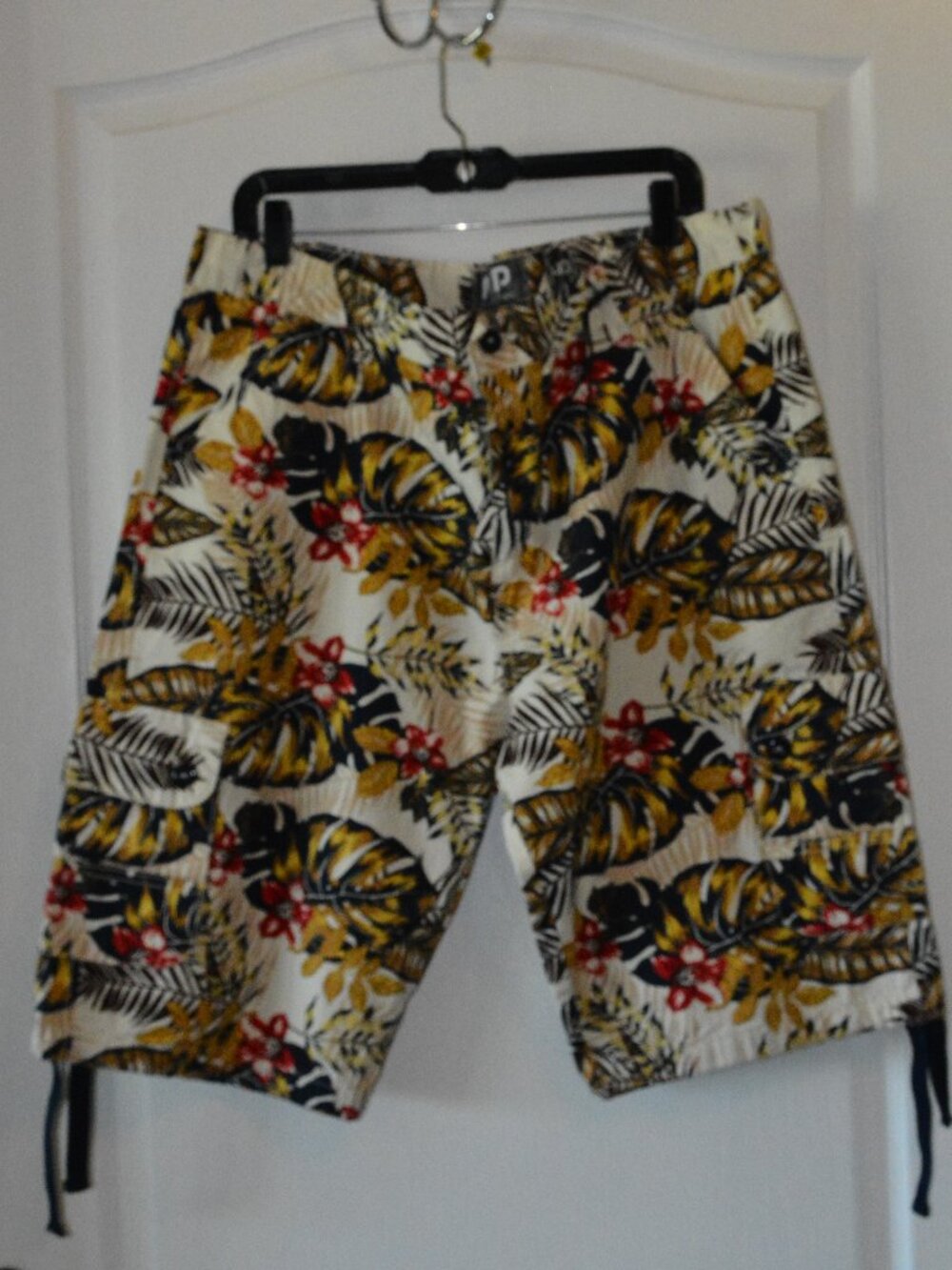Another Hype Piece AHP Men's Hawaiian Colorful Floral Shorts Bermuda size 40